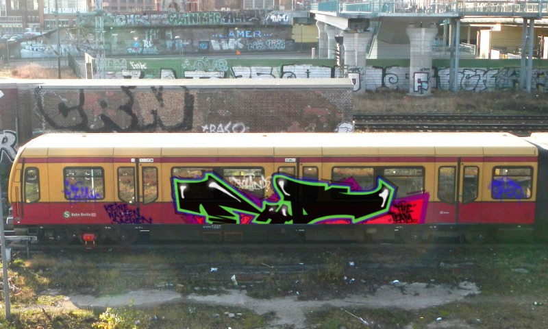 Bombing 1507366135864