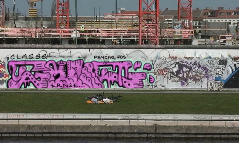 Bombing 1523059445441