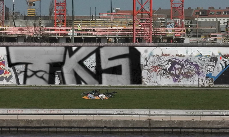 Bombing 1523688873667