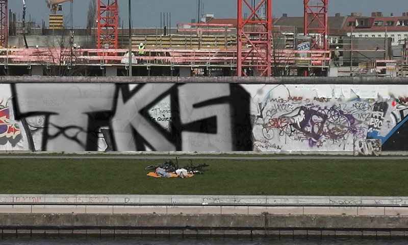 Bombing 1523688873667