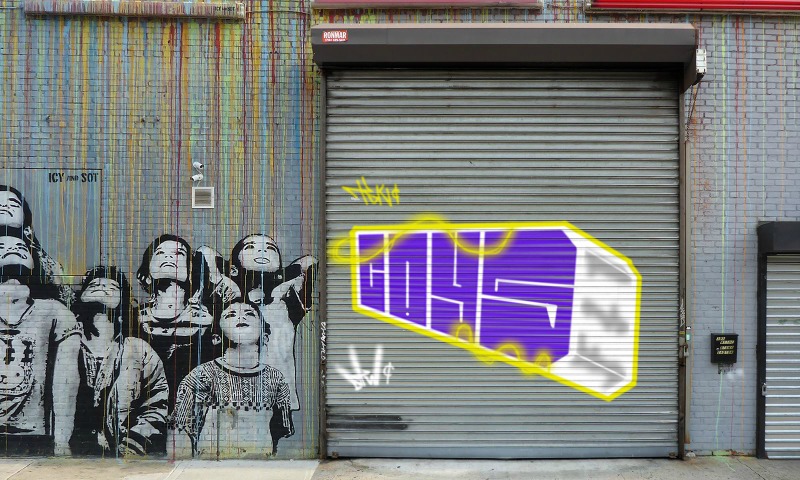 Bombing 1524352320000