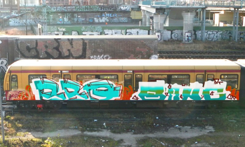 Bombing 1396119566510