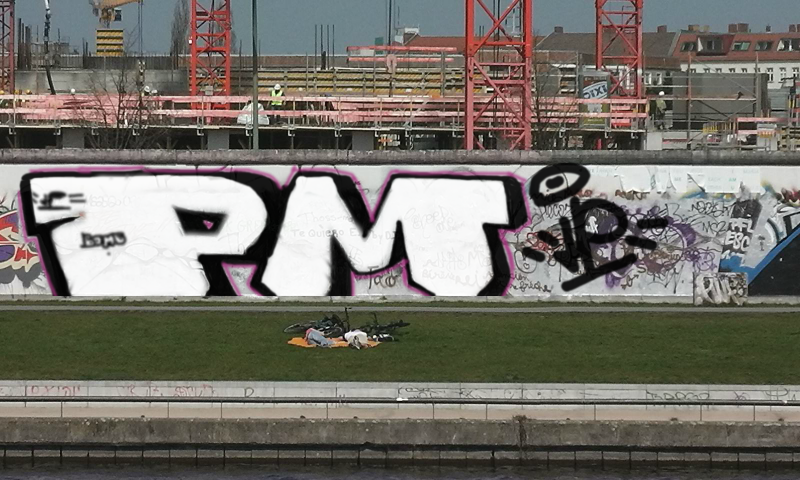 Bombing 1415906778785