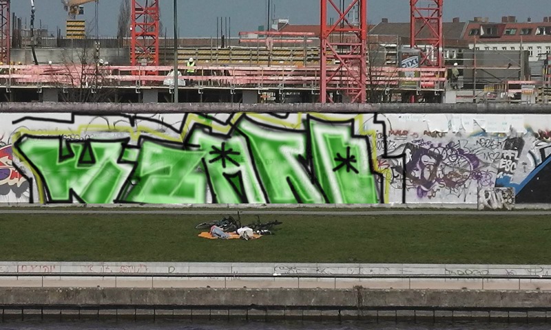 Bombing 1431330988477