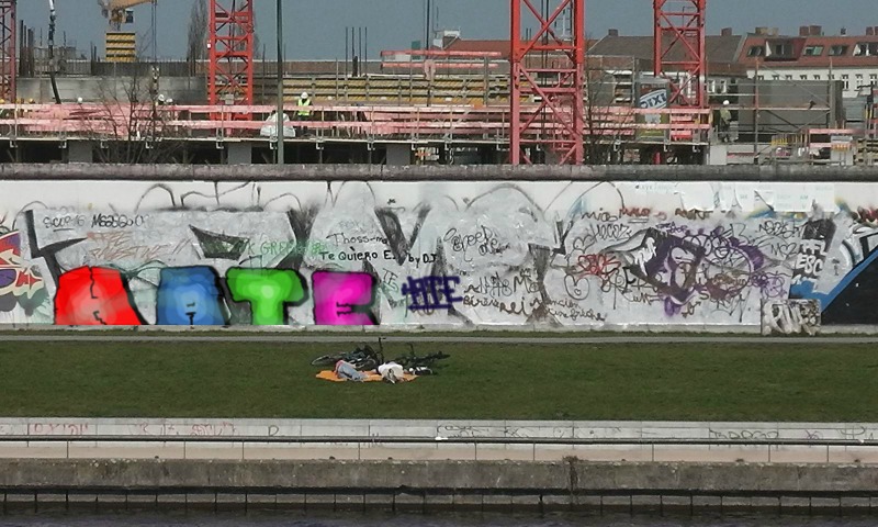 Bombing 1437065390238