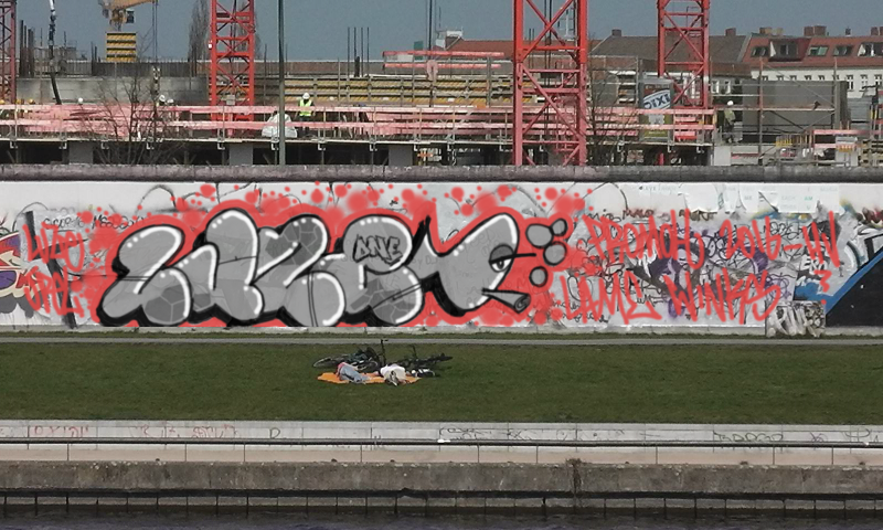 Bombing 1453643322710